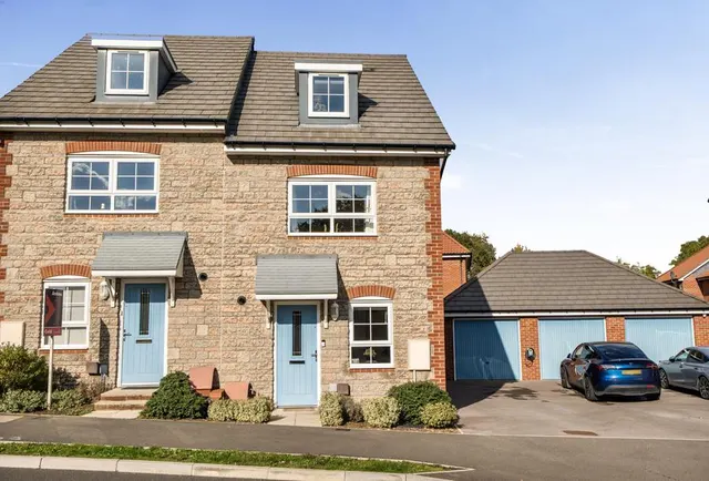 Rowdell Avenue, Coalpit Heath, BS36, photo 1