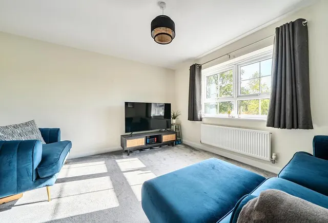 Rowdell Avenue, Coalpit Heath, BS36, photo 3