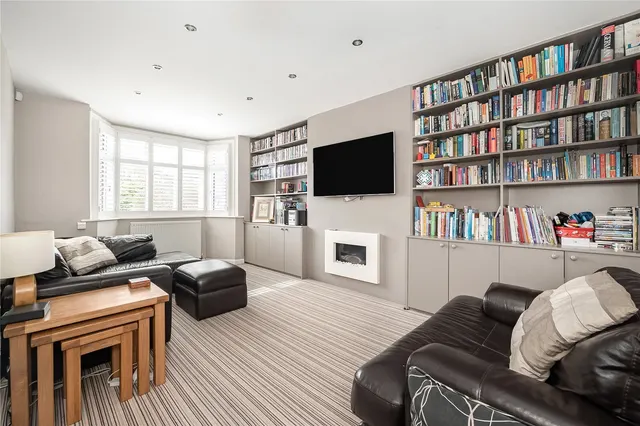 Ashley Drive, Twickenham, TW2, photo 2