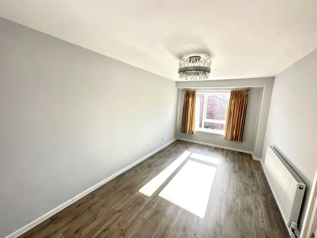 Wharfedale Drive, Wirral, CH62, photo 3