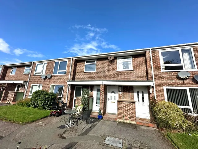 Wharfedale Drive, Wirral, CH62, photo 1