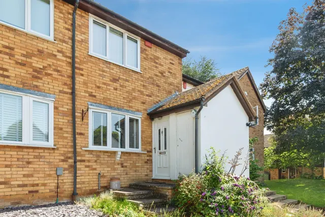 Ladywood Road, Hertford, SG14, photo 1
