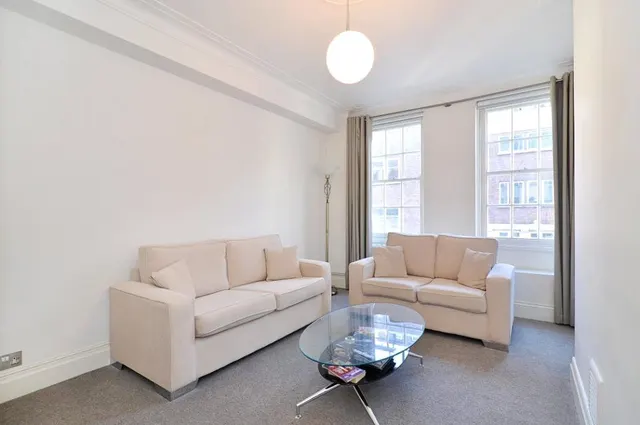 Portman Square, Marylebone, W1H, photo 1