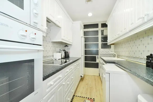 Portman Square, Marylebone, W1H, photo 2