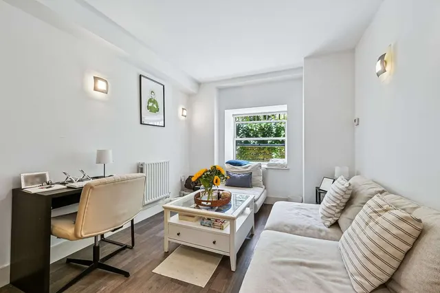 Cadogan Road, London, SE18 6YS, photo 1
