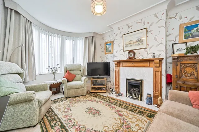 Photo 3 — Carlton Rise, Pudsey