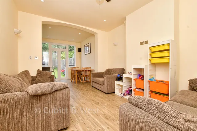 Demesne Road, Wallington, SM6, photo 3