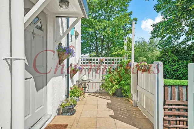 Two Bedroom Garden Flat For Sale Park..., photo 1