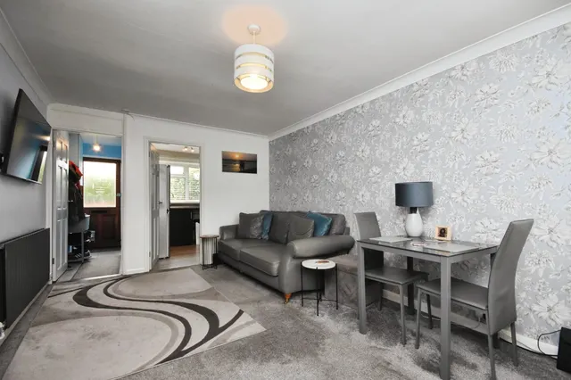 Photo 3 — Spring Rise, Galleywood, CHELMSFORD