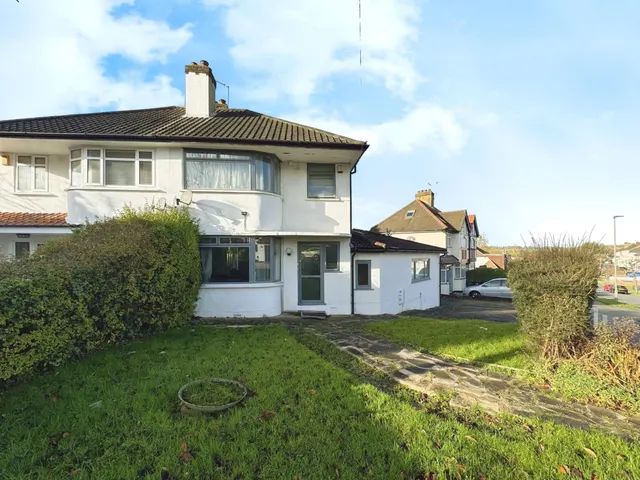 Mount Grove, Edgware, HA8, photo 1