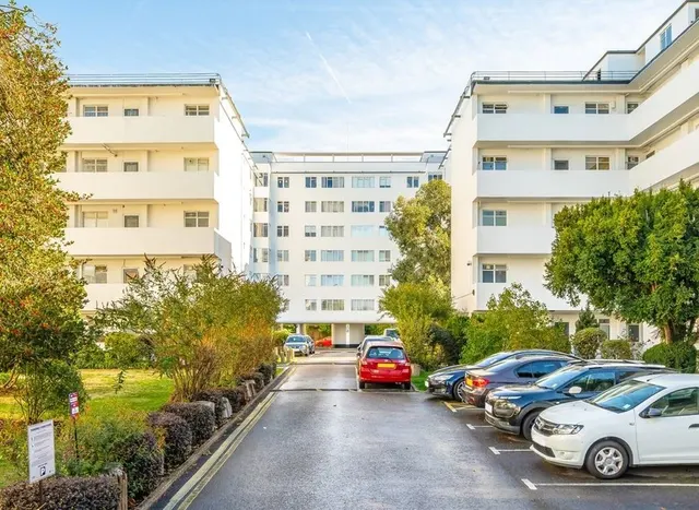 Streatham Hill, Streatham, SW2, photo 1