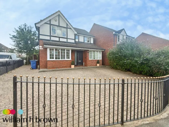 Hogg Lane, GRAYS, photo 1
