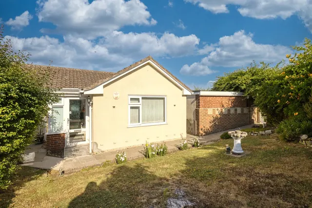 Nicholas Drive, Cliffsend, CT12, photo 1