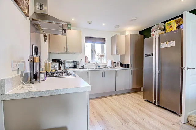 Denarii Drive, Basingstoke, RG24, photo 2