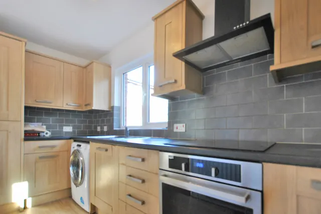 Photo 3 — Deans Gate Close, London, Forest Hill, SE23 2XX