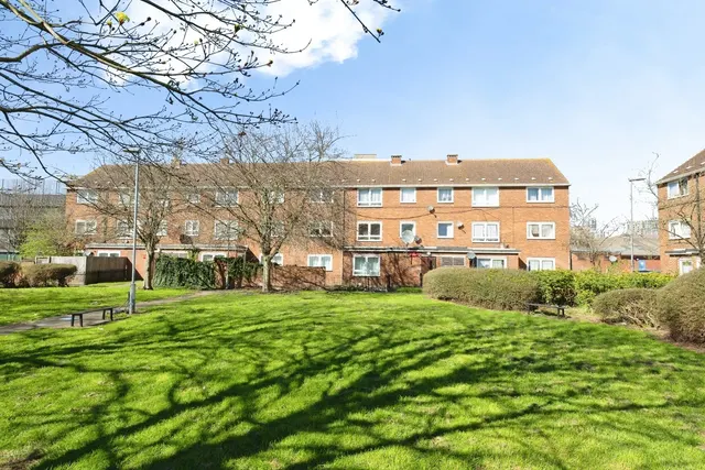 The Shaftesburys, Barking, IG11, photo 1