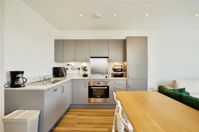 Photo 3 — Ron Leighton Way, London, E6
