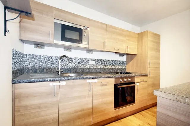 Park Lodge Avenue, UB7, photo 2