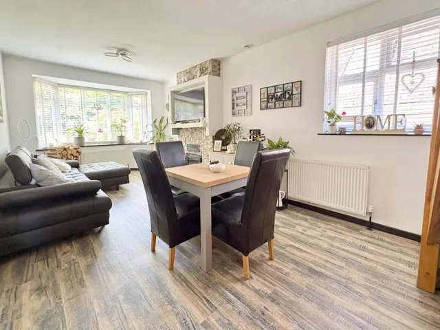 Livingstone Road, BH12, photo 2