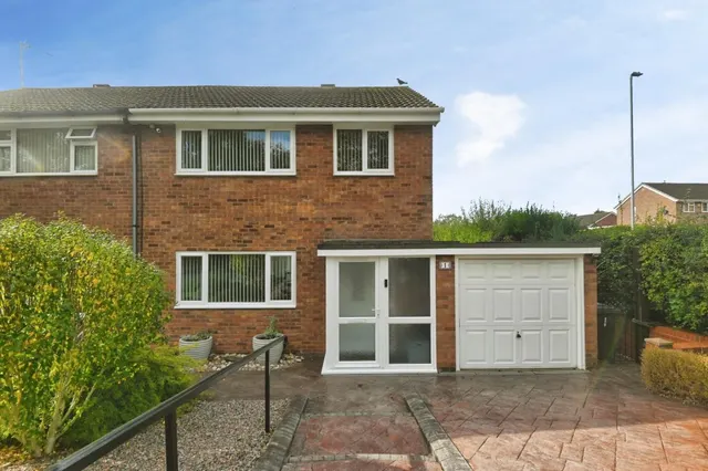 Perrycrofts Crescent, Tamworth, B79, photo 1