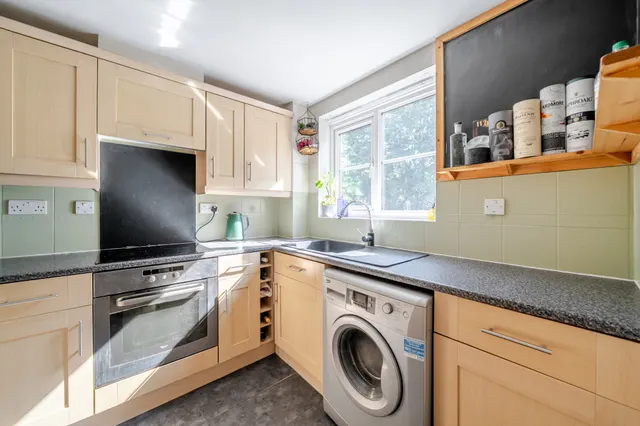 Photo 3 — Sherriff Close, Esher, KT10