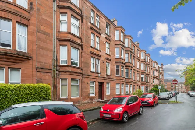 Photo 2 — Shawlands-Eastwood Avenue