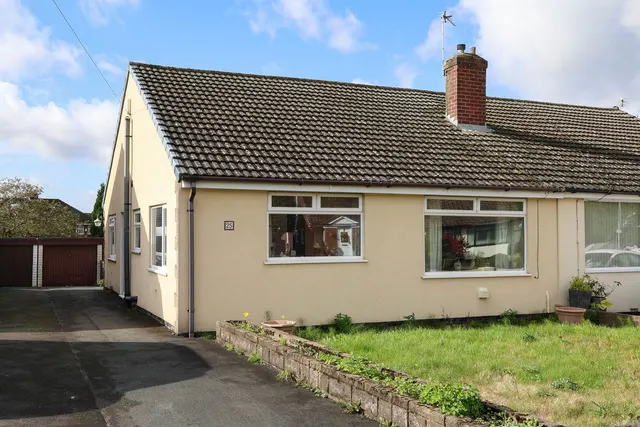 Higher Cleggswood Avenue, Littleborough, OL15, photo 1