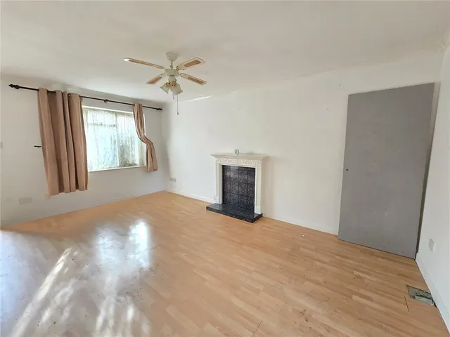 Photo 2 — Dryden Road, Tamworth, Staffordshire, B79