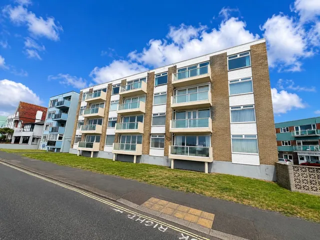 Marine Parade West, Lee-On-The-Solent, photo 1