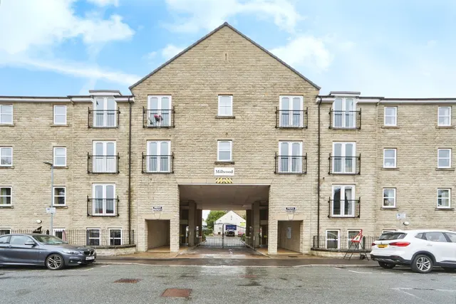 Photo 3 — Sycamore Avenue, Bingley