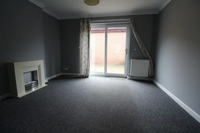 Mackender Court, Ashby, DN16, photo 2