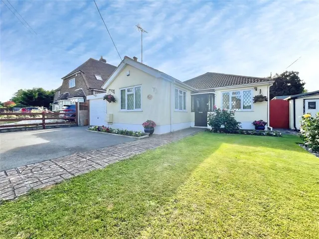 Crowhurst Lane, West Kingsdown, Kent, TN15, photo 1