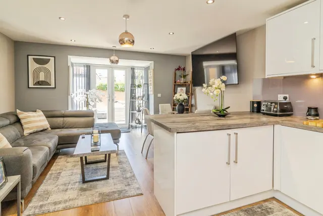 Wilkinson Crescent, Milton Keynes, MK12, photo 2