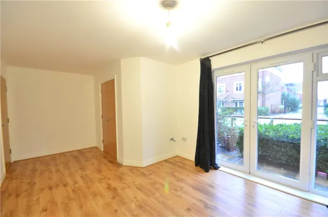 Kenmare Close, Ickenham, UB10, photo 3