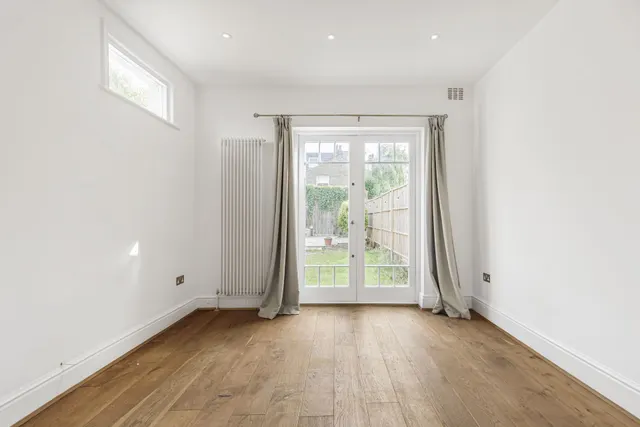 Photo 2 — Rectory Road, Barnes, SW13 0DU