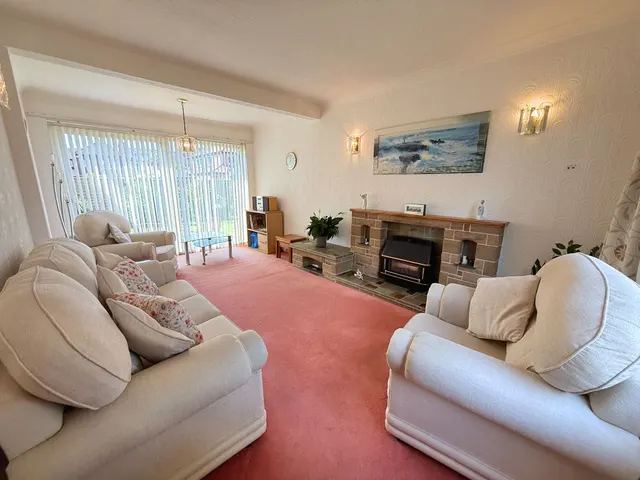 Leith Avenue, Sale, photo 2