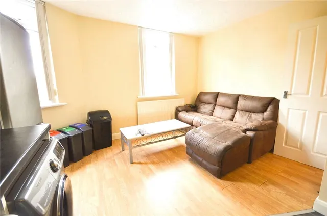 Davenport Avenue, M20, photo 1