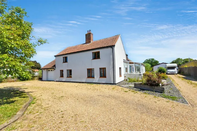 Hall Street, Briston, NR24, photo 1