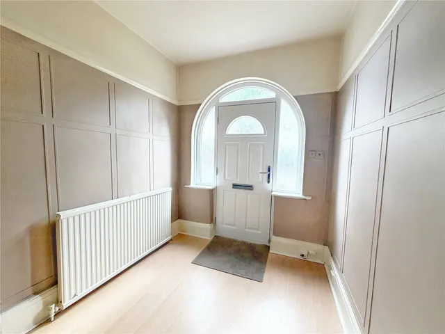 Springfield Road, Middleton, M24, photo 3
