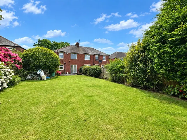Springfield Road, Middleton, M24, photo 2