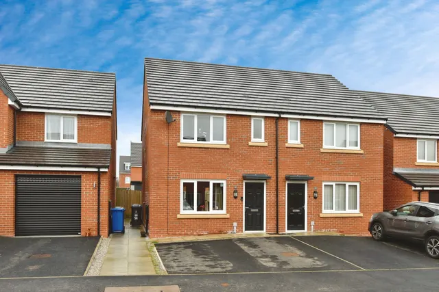 Buckthorn Drive, Stoke-on-Trent, Staffordshire, ST6, photo 1