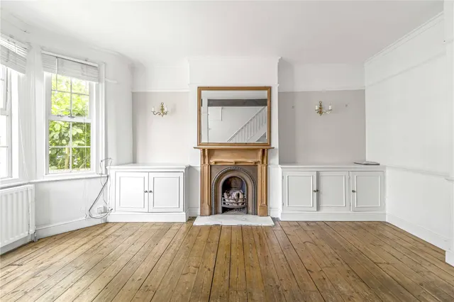 Photo 3 — Laurel Avenue, Twickenham, TW1 4JA