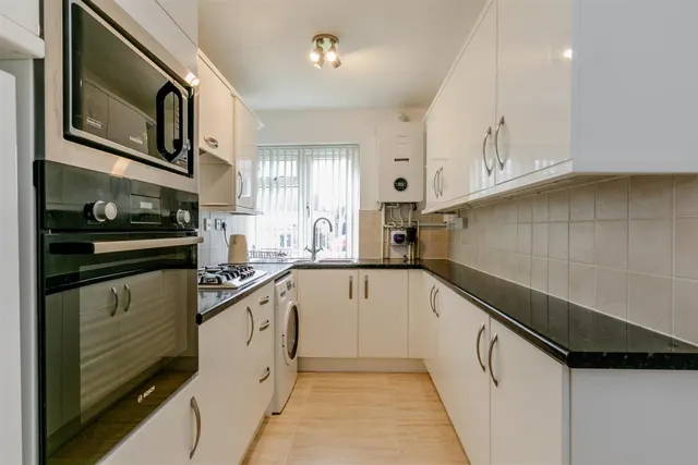 Charlton Mead Drive, BS10, photo 1