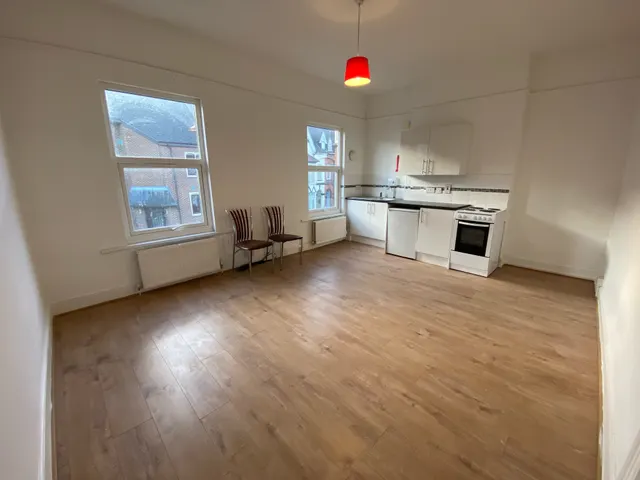 Grafton Road, MK40, photo 2