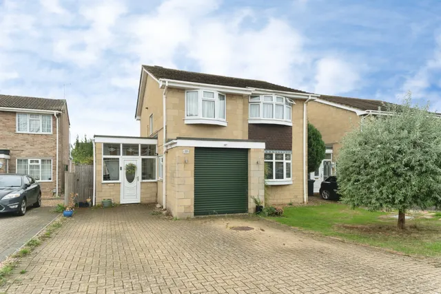 Lytchett Way, Swindon, photo 1