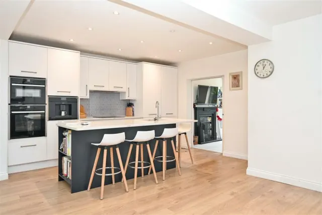 Carr Lane, Rawdon, LS19, photo 3
