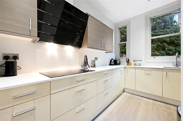 Bolingbroke Road, Brook Green, W14, photo 3
