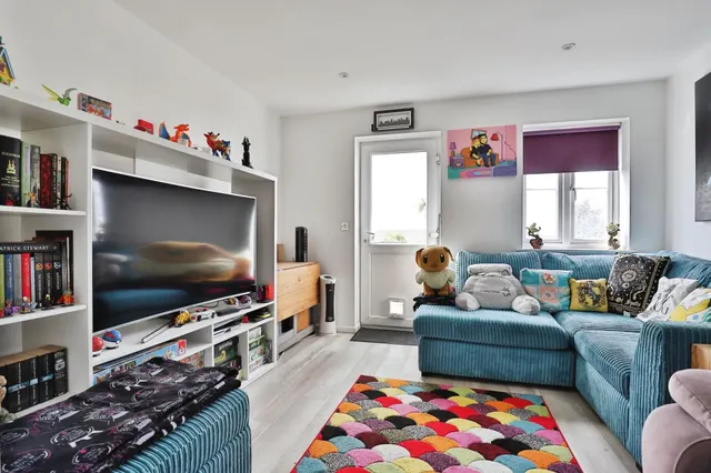 Salisbury Road, Poole, BH14, photo 3