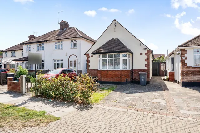 St. Andrews Drive, BR5, photo 1