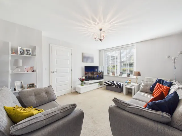 Meadow Crescent, Cotgrave, NG12, photo 3